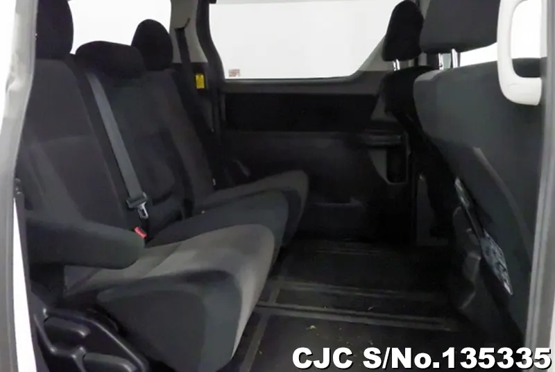 2012 Toyota / Alphard Stock No. 135335