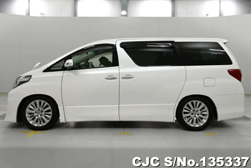 2012 Toyota / Alphard Stock No. 135337