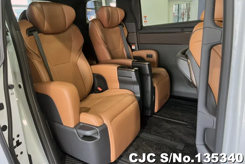 2023 Toyota / Vellfire Stock No. 135340