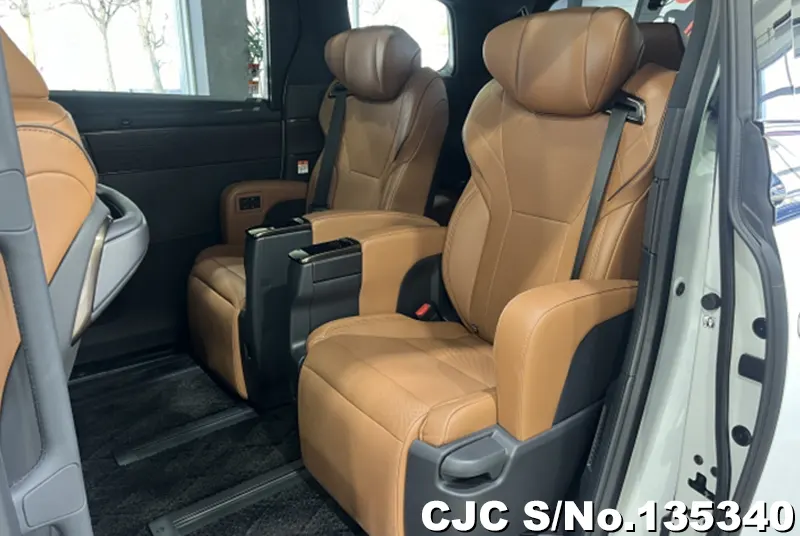 2023 Toyota / Vellfire Stock No. 135340