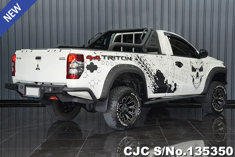 2022 Mitsubishi / Triton Stock No. 135350