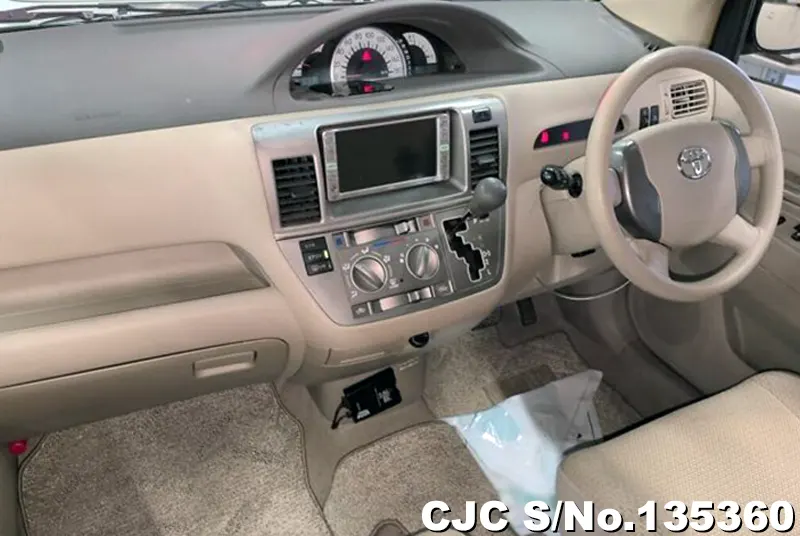 2007 Toyota / Raum Stock No. 135360