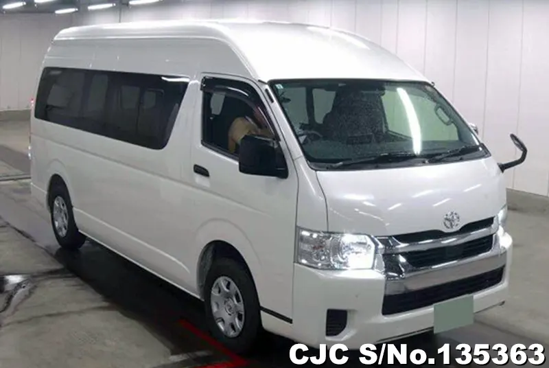 Toyota / Hiace 2023