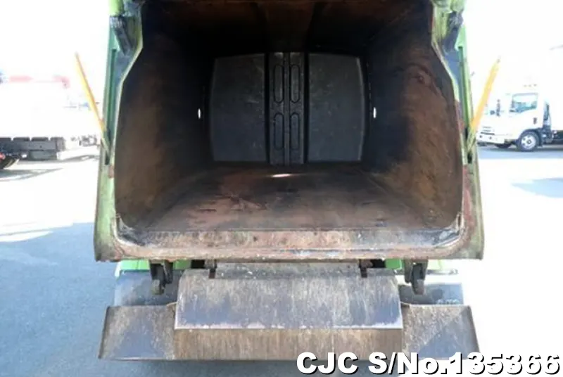 2016 Isuzu / Elf Stock No. 135366