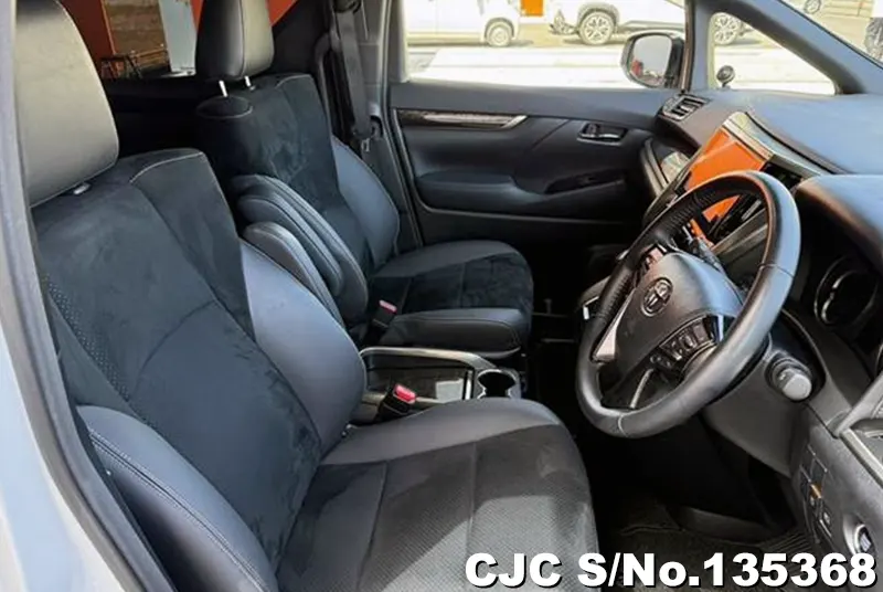 2023 Toyota / Vellfire Stock No. 135368