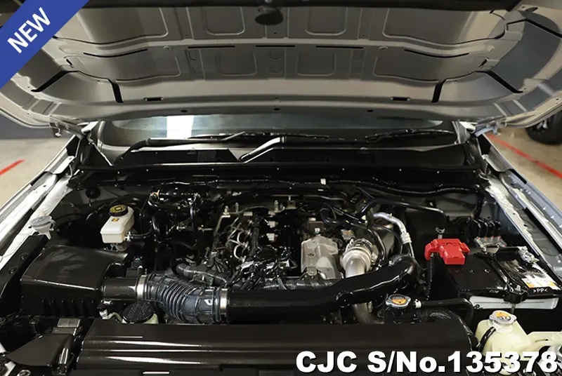Nissan Navara in Silver for Sale Image 13