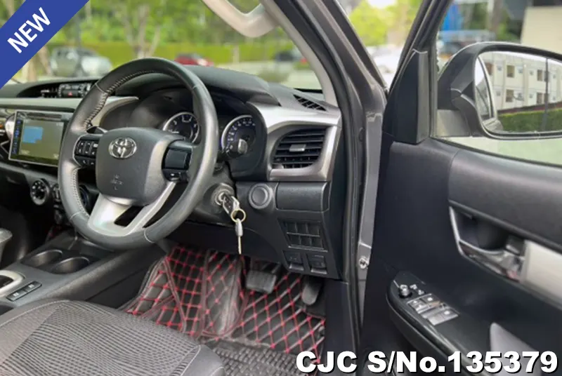 2019 Toyota / Hilux / Revo Stock No. 135379