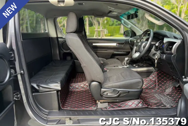 2019 Toyota / Hilux / Revo Stock No. 135379