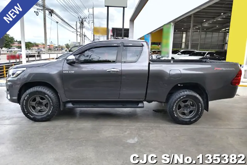 2020 Toyota / Hilux / Revo Stock No. 135382