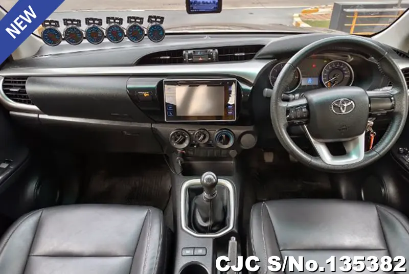 2020 Toyota / Hilux / Revo Stock No. 135382