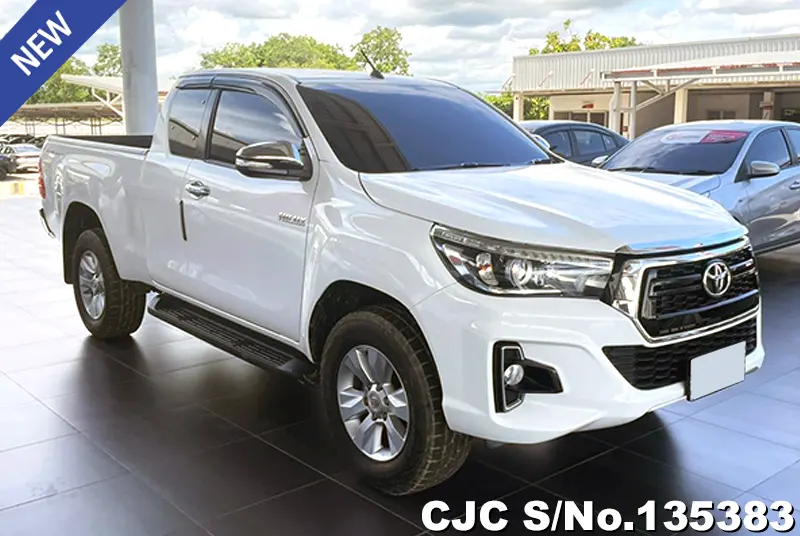 2017 Toyota / Hilux / Revo Stock No. 135383