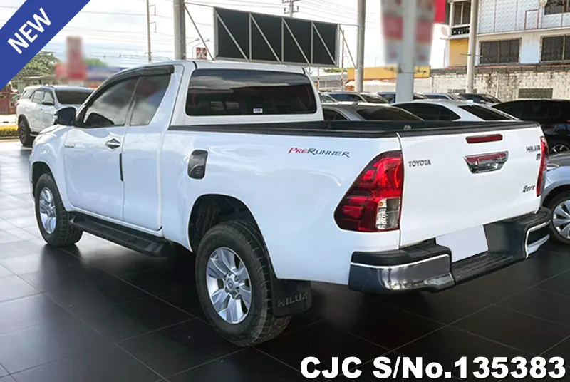 2017 Toyota / Hilux / Revo Stock No. 135383