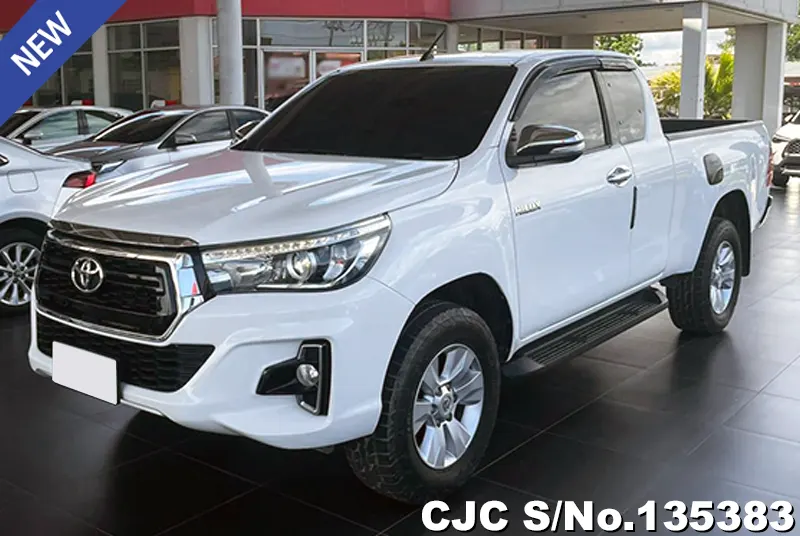 2017 Toyota / Hilux / Revo Stock No. 135383