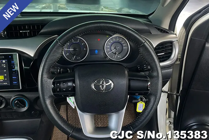 2017 Toyota / Hilux / Revo Stock No. 135383