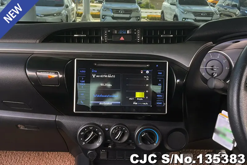 2017 Toyota / Hilux / Revo Stock No. 135383