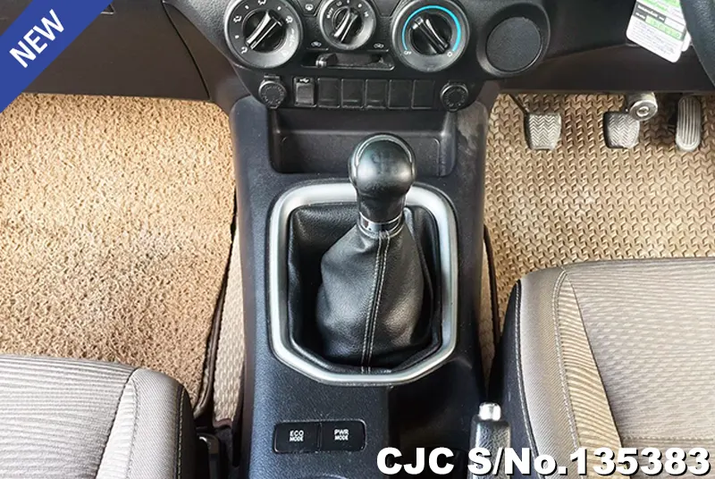 2017 Toyota / Hilux / Revo Stock No. 135383