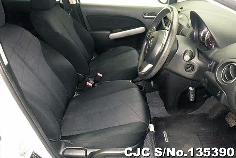 2013 Mazda / Demio Stock No. 135390