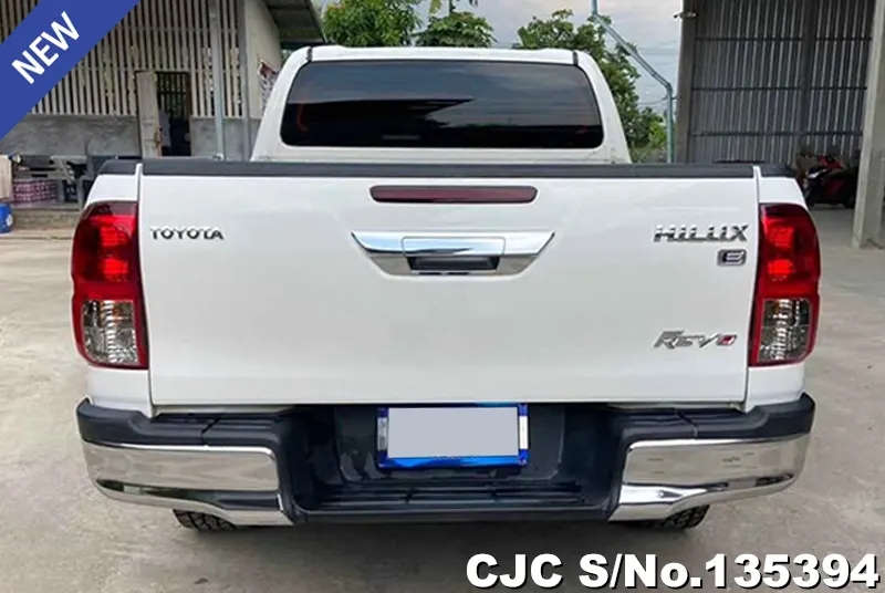 Toyota Hilux in White for Sale Image 5