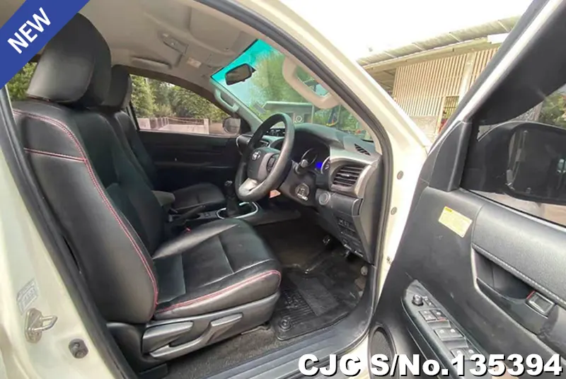 Toyota Hilux in White for Sale Image 6