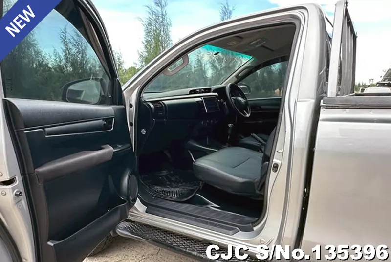 2020 Toyota / Hilux / Revo Stock No. 135396