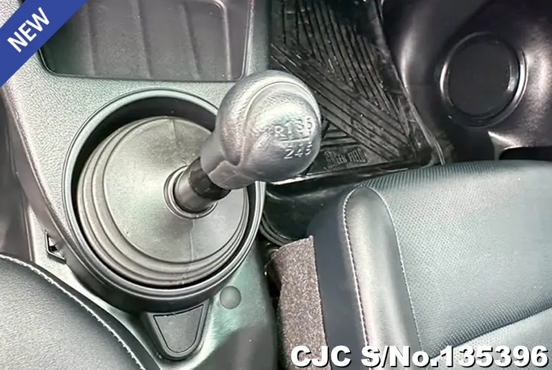 2020 Toyota / Hilux / Revo Stock No. 135396