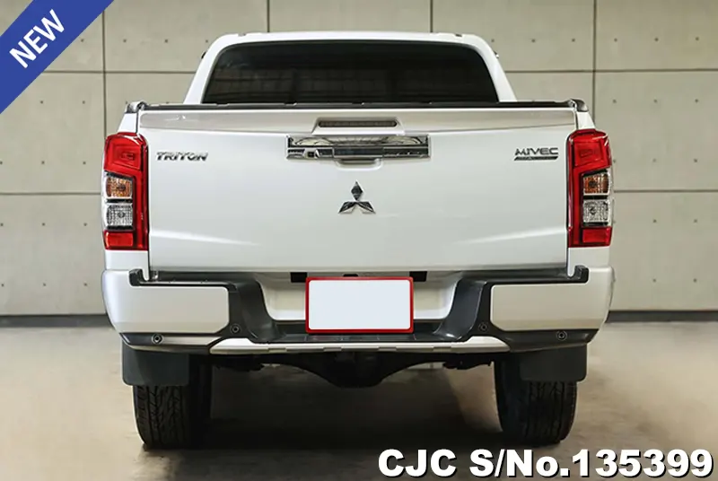 Mitsubishi Triton in White for Sale Image 3