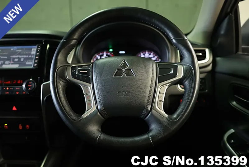 Mitsubishi Triton in White for Sale Image 9