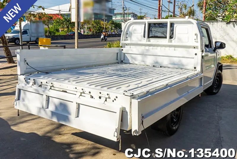 2024 Toyota / Hilux / Revo Stock No. 135400