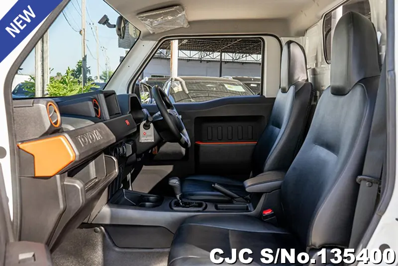 2024 Toyota / Hilux / Revo Stock No. 135400