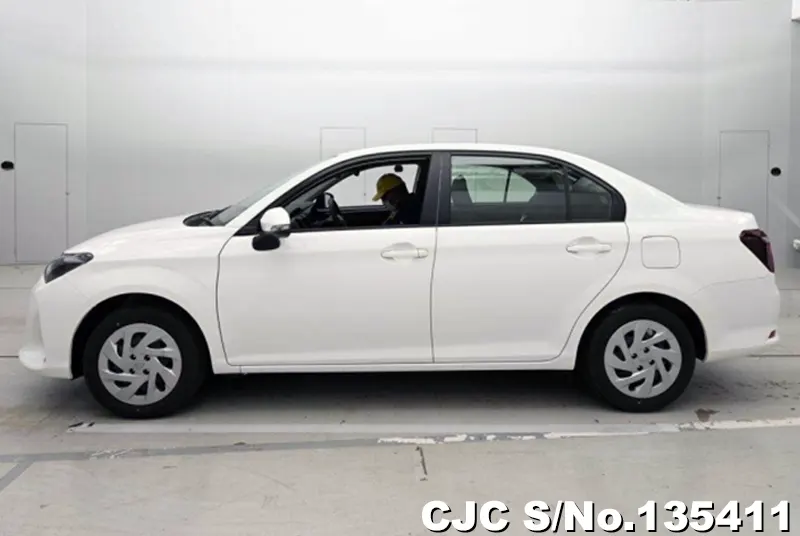 2025 Toyota / Corolla Axio Stock No. 135411