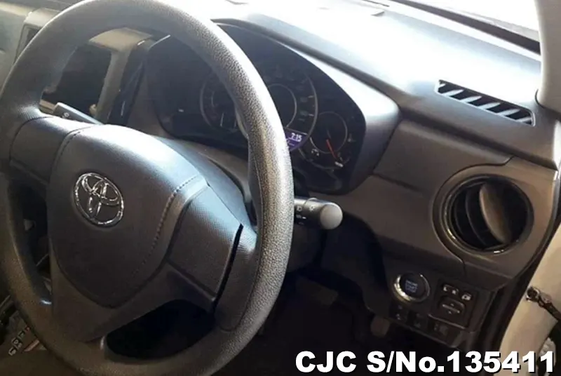 2025 Toyota / Corolla Axio Stock No. 135411