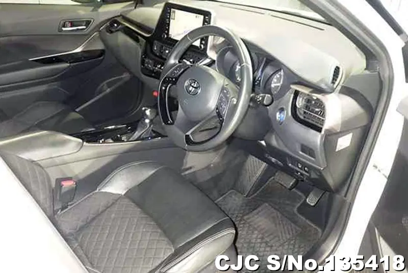 2021 Toyota / C-HR Stock No. 135418