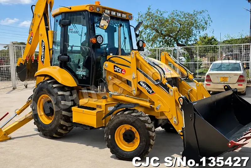 Massive 3CX Backhoe Loader