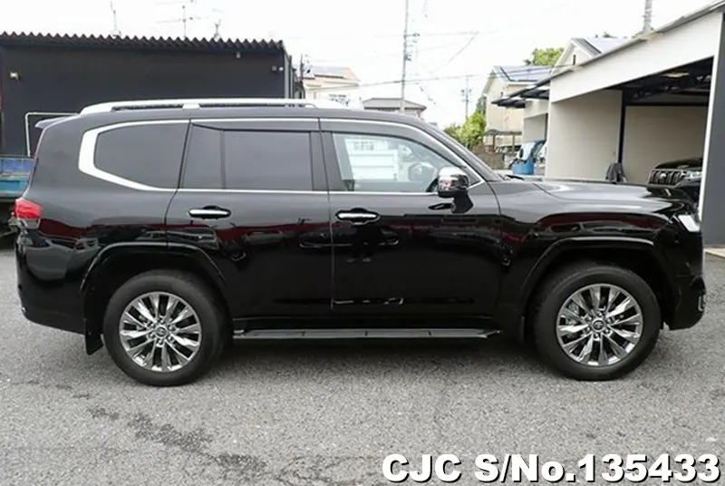 2023 Toyota / Land Cruiser Stock No. 135433