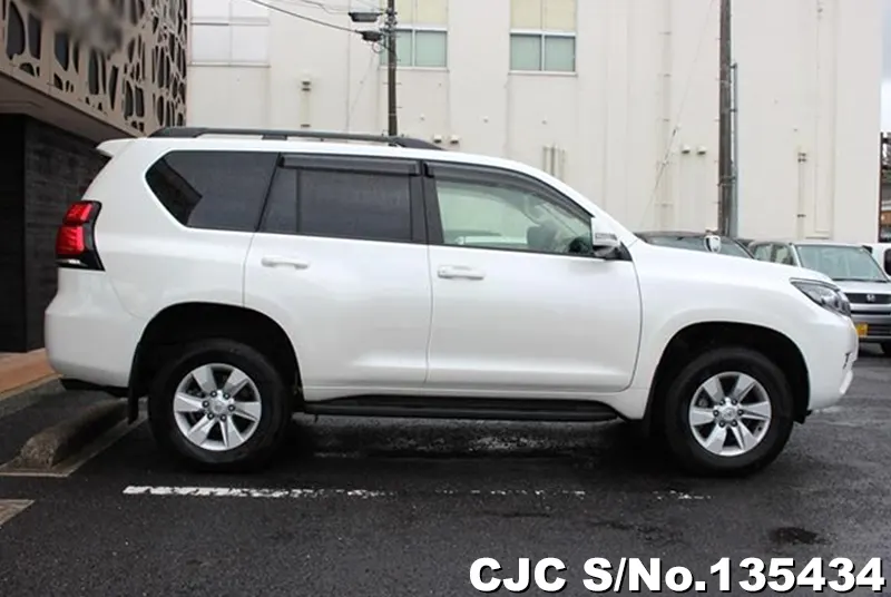 2022 Toyota / Land Cruiser Prado Stock No. 135434