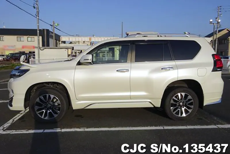 2022 Toyota / Land Cruiser Prado Stock No. 135437