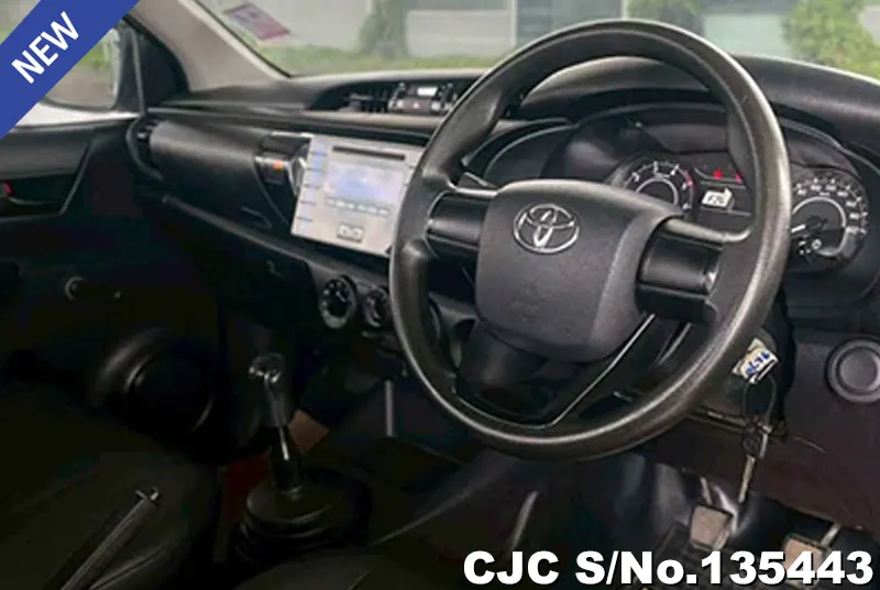 Toyota Hilux in Gray for Sale Image 4