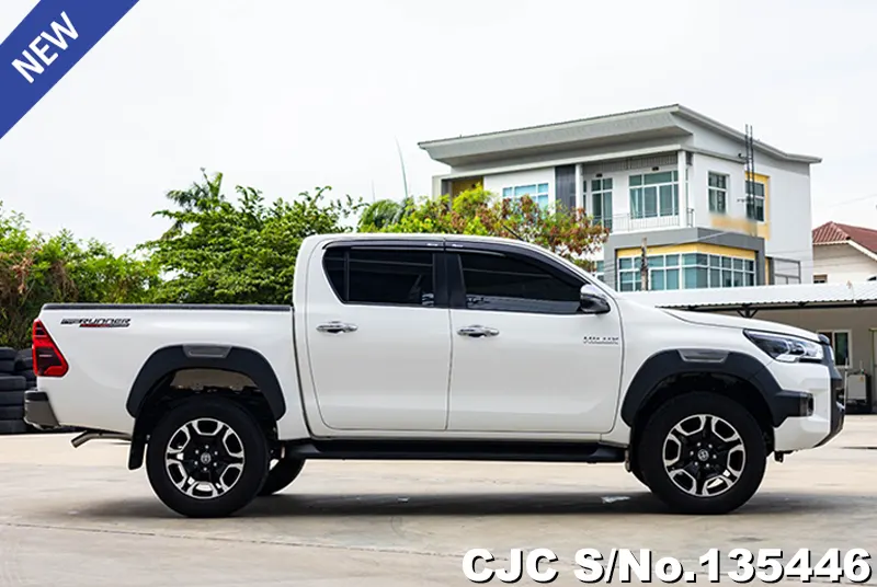 Toyota Hilux in White for Sale Image 6