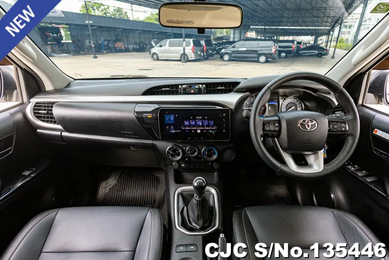 Toyota Hilux in White for Sale Image 8