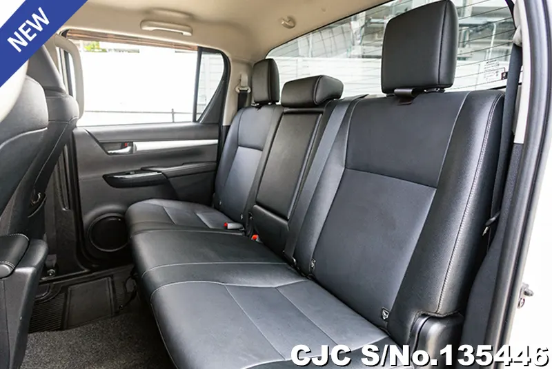 Toyota Hilux in White for Sale Image 12