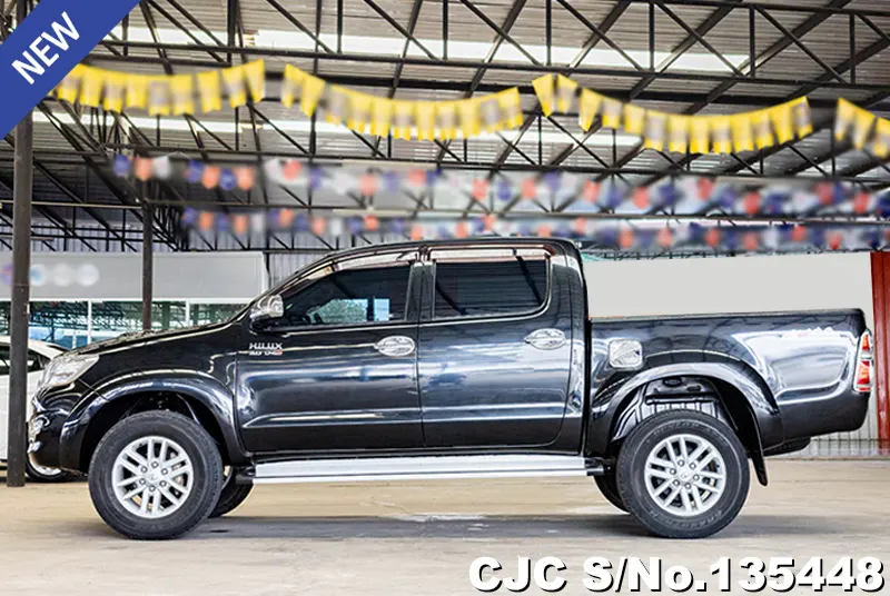 2014 Toyota / Hilux / Revo Stock No. 135448