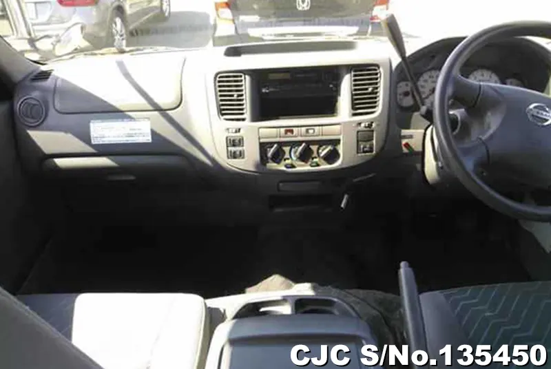 2003 Nissan / Caravan Stock No. 135450