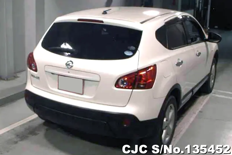 Nissan Dualis in White for Sale Image 2