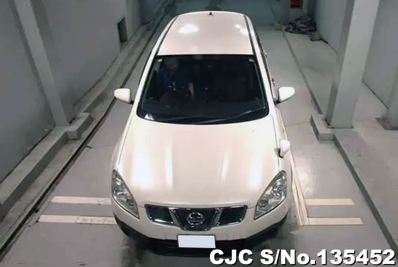 Nissan Dualis in White for Sale Image 4