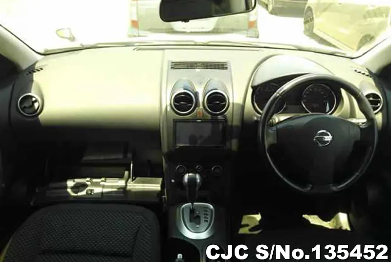 Nissan Dualis in White for Sale Image 7