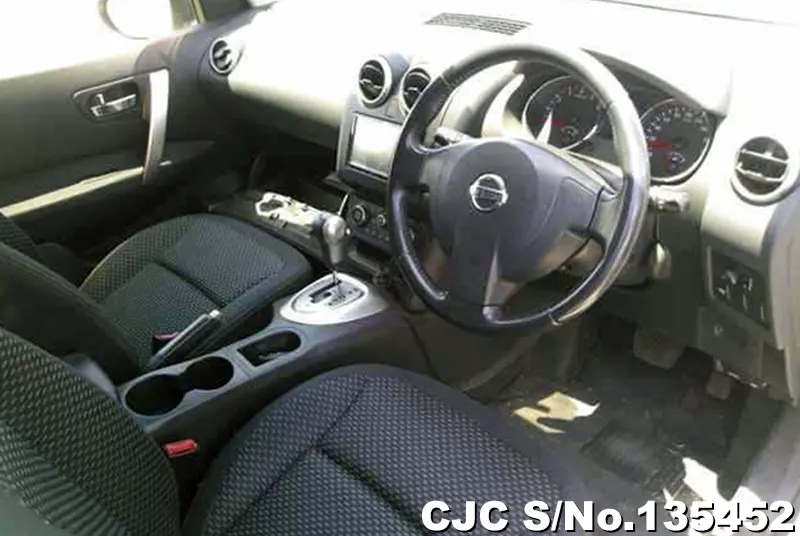 Nissan Dualis in White for Sale Image 8
