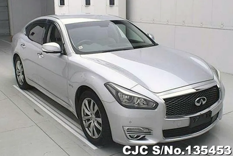Nissan / Fuga 2016