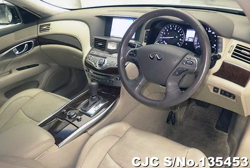 Nissan Fuga in Silver for Sale Image 2