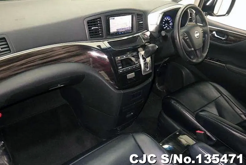2017 Nissan / Elgrand Stock No. 135471