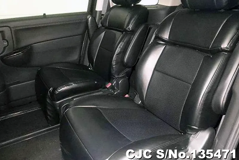 2017 Nissan / Elgrand Stock No. 135471